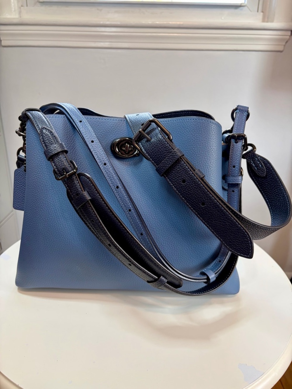 Coach Willow Blue Pebbled Leather Turnlock Crossbody Shoulder Bag EUC MSRP $395 - Picture 5 of 16